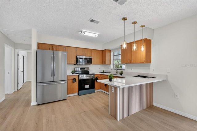 37327 STANFORD AVENUE, Zephyrhills, FL 33541