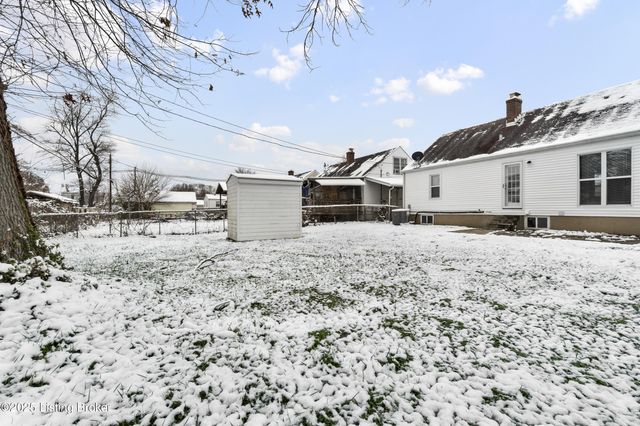 213 Rochester Dr, Louisville, KY 40214