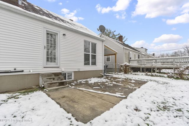 213 Rochester Dr, Louisville, KY 40214