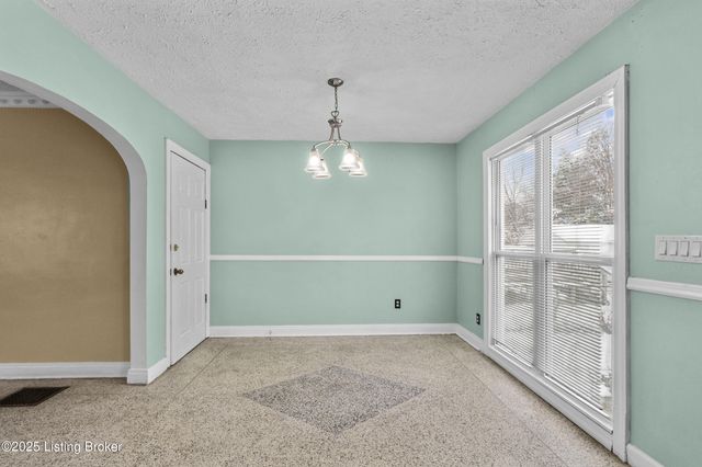 213 Rochester Dr, Louisville, KY 40214