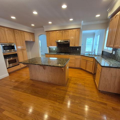 2604 Javan Ln, Carmichael, CA 95608