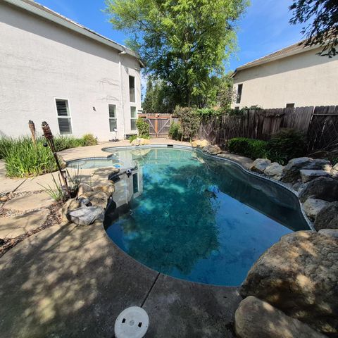 2604 Javan Ln, Carmichael, CA 95608