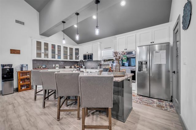 308 Lakeshore S, Onalaska, TX 77360