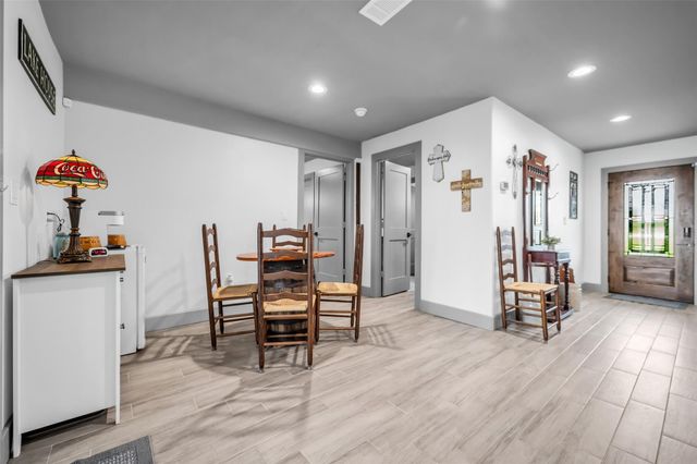 308 Lakeshore S, Onalaska, TX 77360