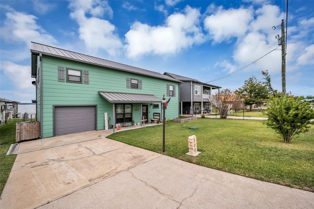 308 Lakeshore S, Onalaska, TX 77360