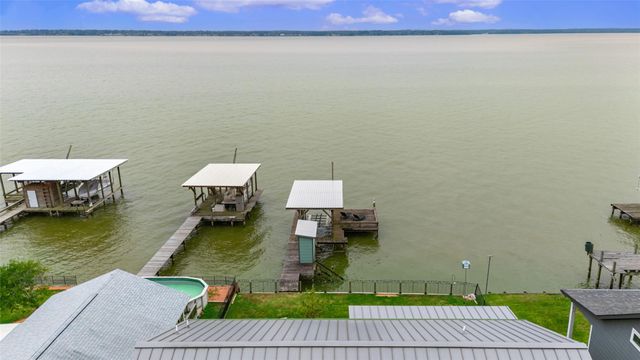 308 Lakeshore S, Onalaska, TX 77360