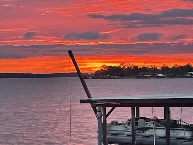 308 Lakeshore S, Onalaska, TX 77360