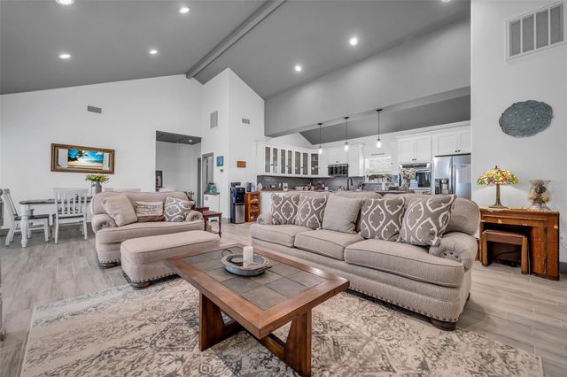 308 Lakeshore S, Onalaska, TX 77360