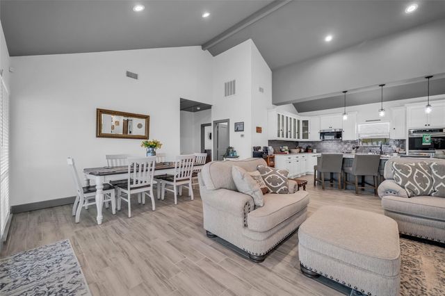 308 Lakeshore S, Onalaska, TX 77360