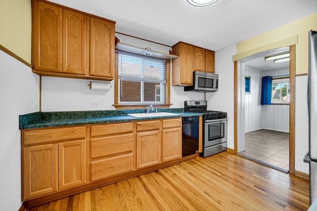 13044 S Muskegon Avenue, Chicago, IL 60633