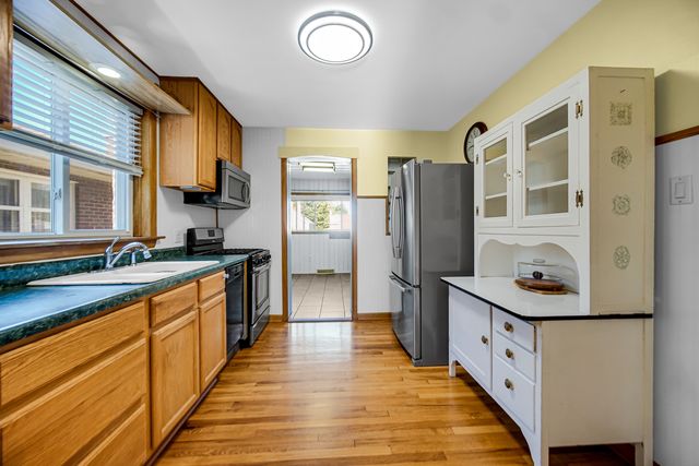 13044 S Muskegon Avenue, Chicago, IL 60633
