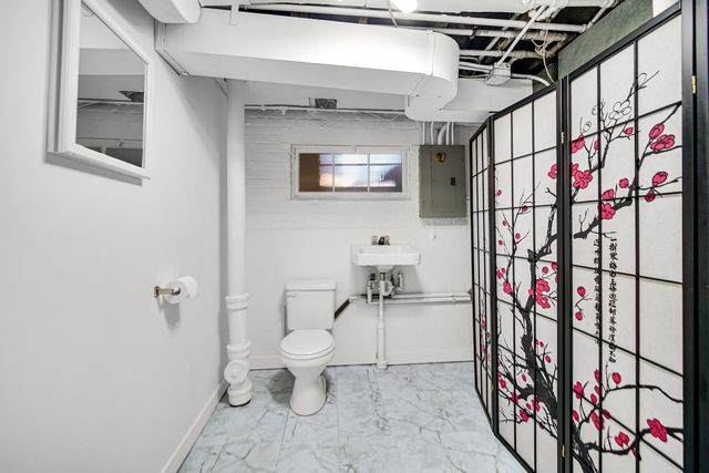 13044 S Muskegon Avenue, Chicago, IL 60633