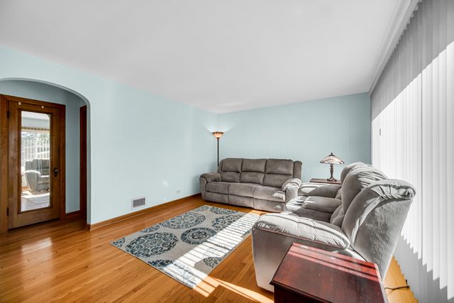 13044 S Muskegon Avenue, Chicago, IL 60633