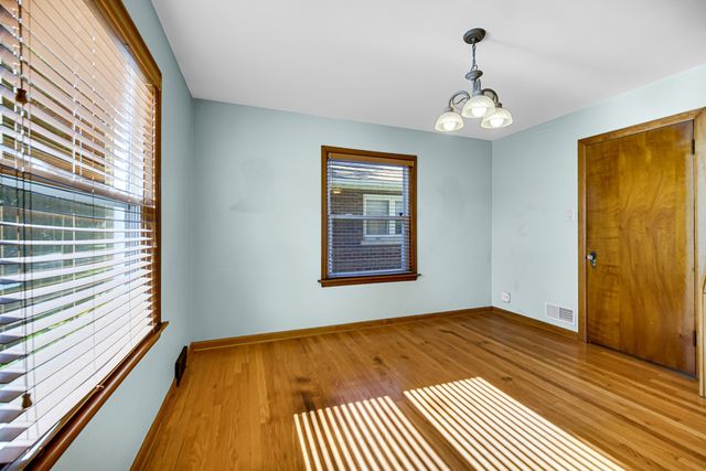 13044 S Muskegon Avenue, Chicago, IL 60633