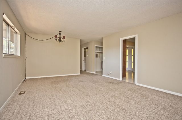 33 Sheneman Drive, Bella Vista, AR 72715