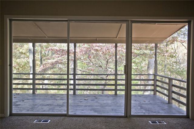 33 Sheneman Drive, Bella Vista, AR 72715