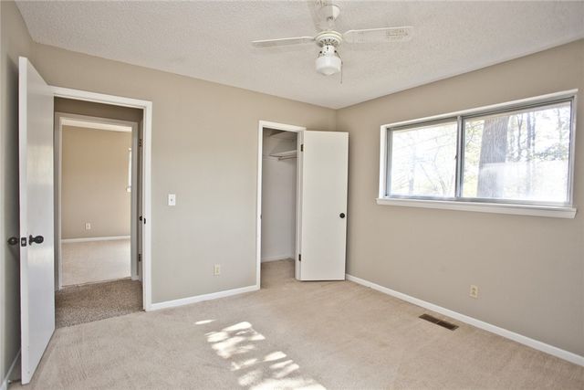 33 Sheneman Drive, Bella Vista, AR 72715