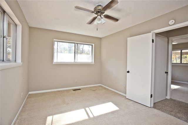 33 Sheneman Drive, Bella Vista, AR 72715