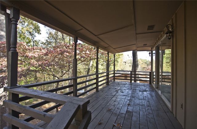 33 Sheneman Drive, Bella Vista, AR 72715