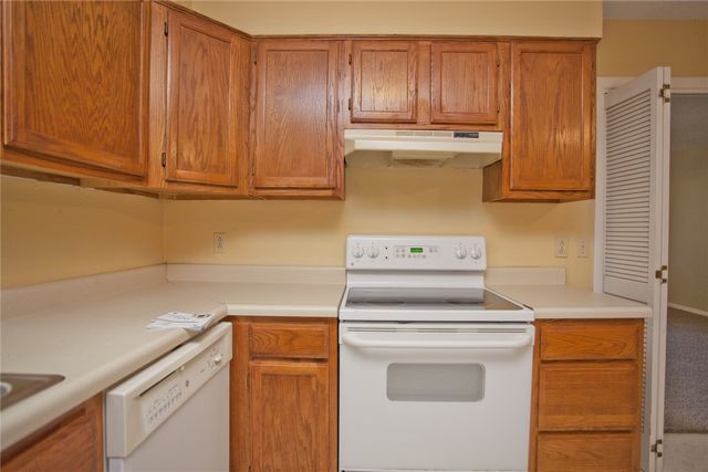33 Sheneman Drive, Bella Vista, AR 72715