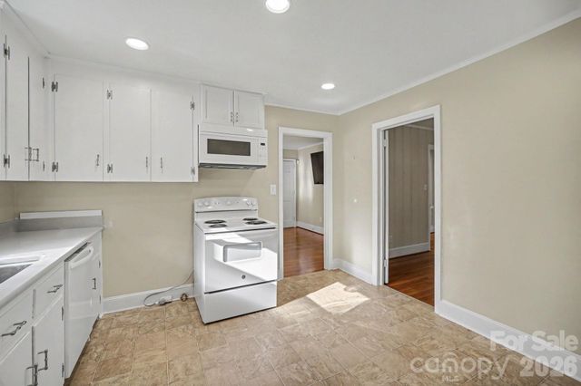 3960 Bristol Drive, Charlotte, NC 28208