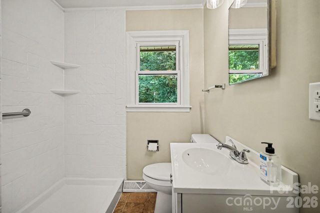 3960 Bristol Drive, Charlotte, NC 28208