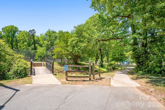 3960 Bristol Drive, Charlotte, NC 28208