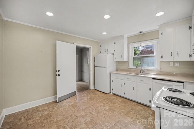 3960 Bristol Drive, Charlotte, NC 28208