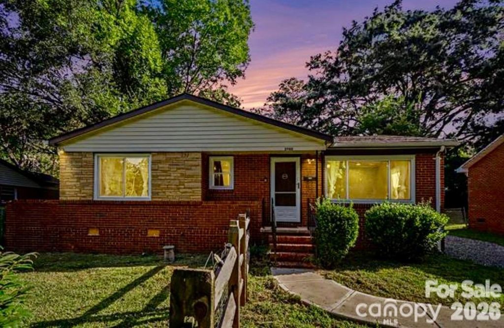 3960 Bristol Drive, Charlotte, NC 28208
