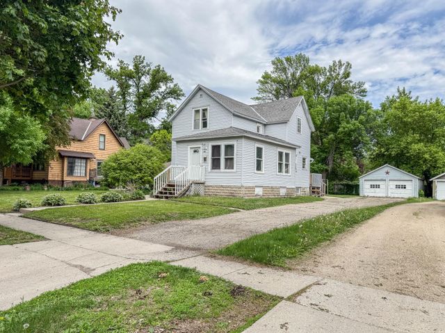 409 9th Street SW, Willmar, MN 56201
