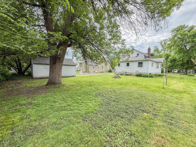 409 9th Street SW, Willmar, MN 56201