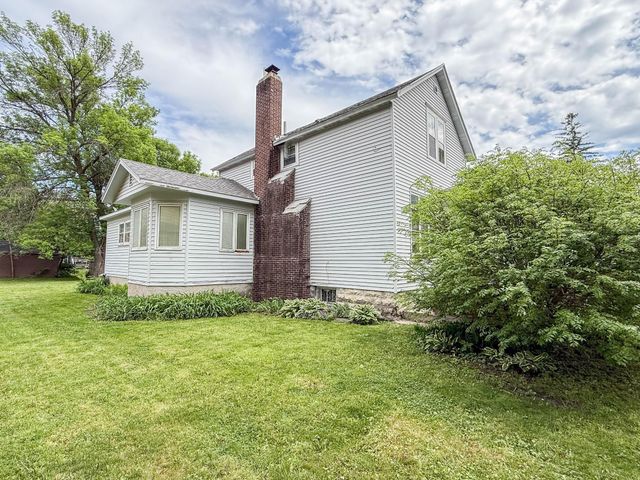 409 9th Street SW, Willmar, MN 56201