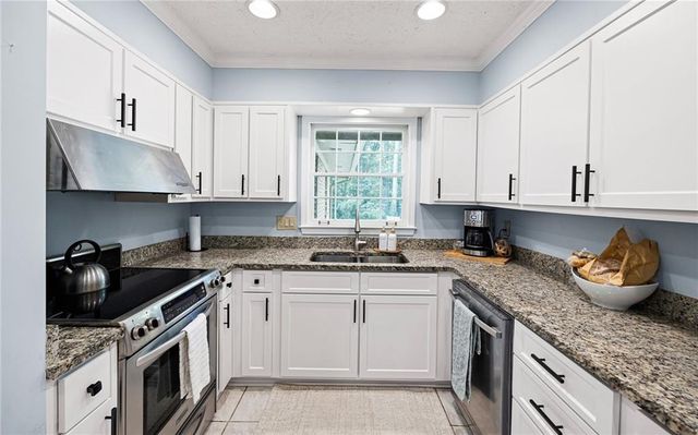 702 Highview Drive SE, Smyrna, GA 30082