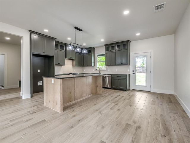 3013 Simmons Drive, Del City, OK 73115