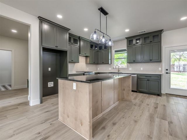 3013 Simmons Drive, Del City, OK 73115