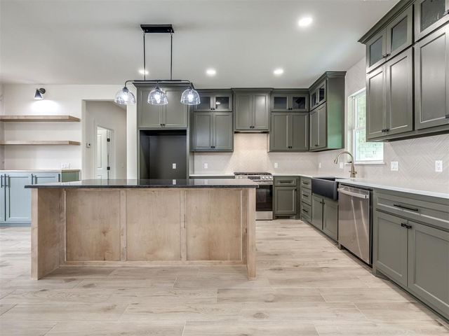 3013 Simmons Drive, Del City, OK 73115