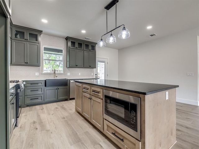 3013 Simmons Drive, Del City, OK 73115