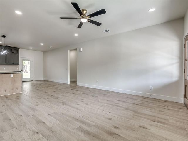 3013 Simmons Drive, Del City, OK 73115