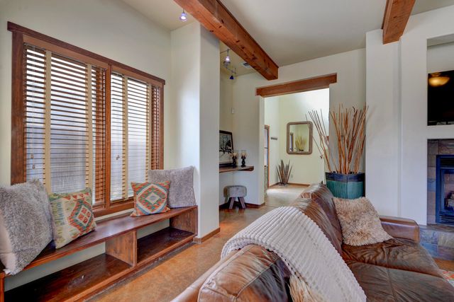 5531 Poblanos Court NW, Albuquerque, NM 87107