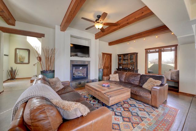 5531 Poblanos Court NW, Albuquerque, NM 87107