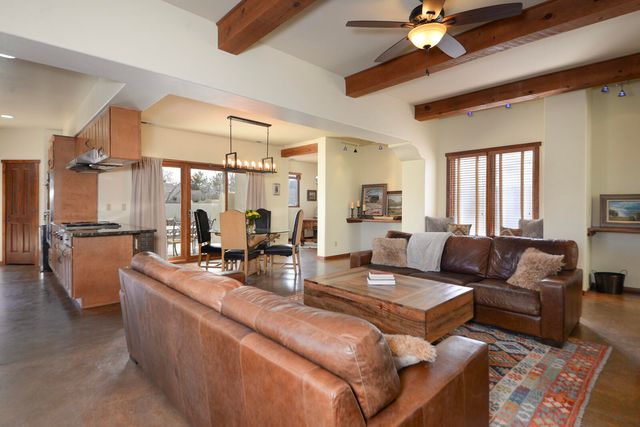 5531 Poblanos Court NW, Albuquerque, NM 87107