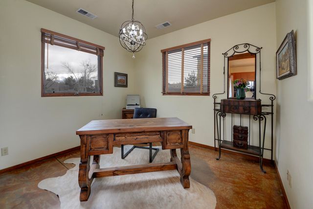 5531 Poblanos Court NW, Albuquerque, NM 87107