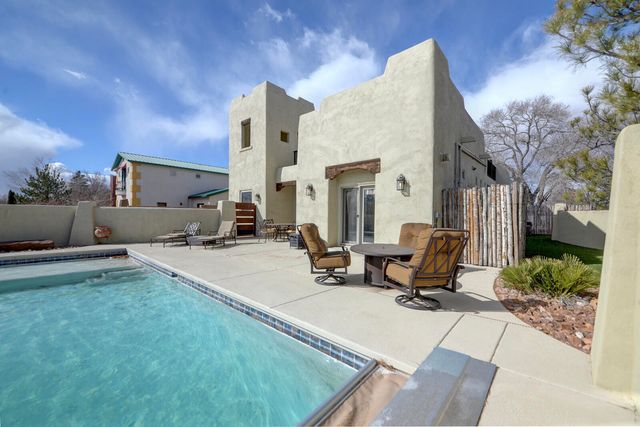 5531 Poblanos Court NW, Albuquerque, NM 87107