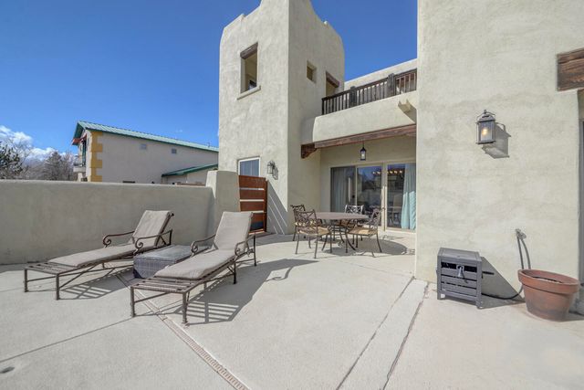 5531 Poblanos Court NW, Albuquerque, NM 87107