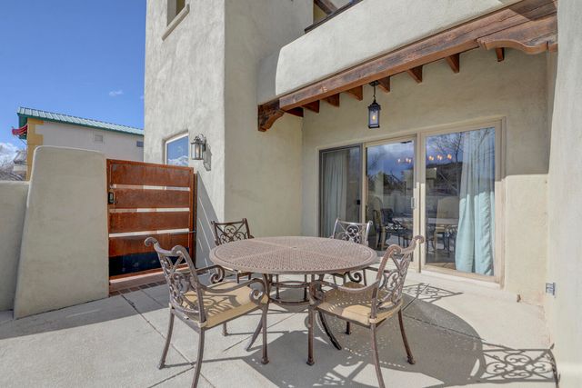 5531 Poblanos Court NW, Albuquerque, NM 87107