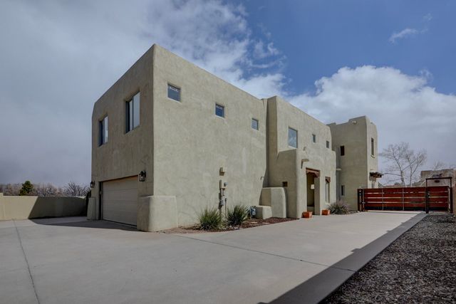 5531 Poblanos Court NW, Albuquerque, NM 87107