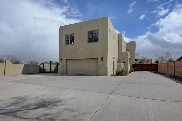 5531 Poblanos Court NW, Albuquerque, NM 87107