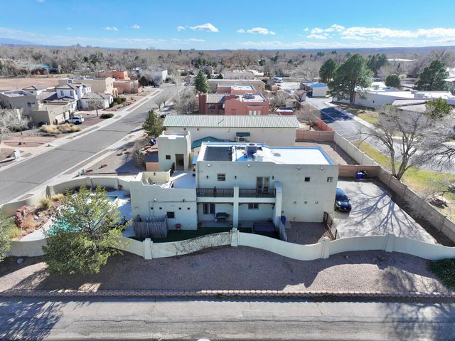 5531 Poblanos Court NW, Albuquerque, NM 87107