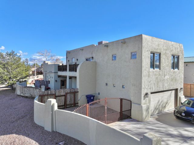 5531 Poblanos Court NW, Albuquerque, NM 87107