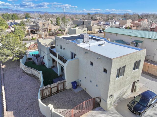 5531 Poblanos Court NW, Albuquerque, NM 87107